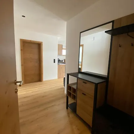 Moser Apartment *